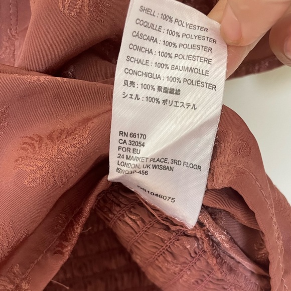 Urban Outfitters Patterned Silky Cropped Copper Blouse Size Medium - Picture 6 of 8